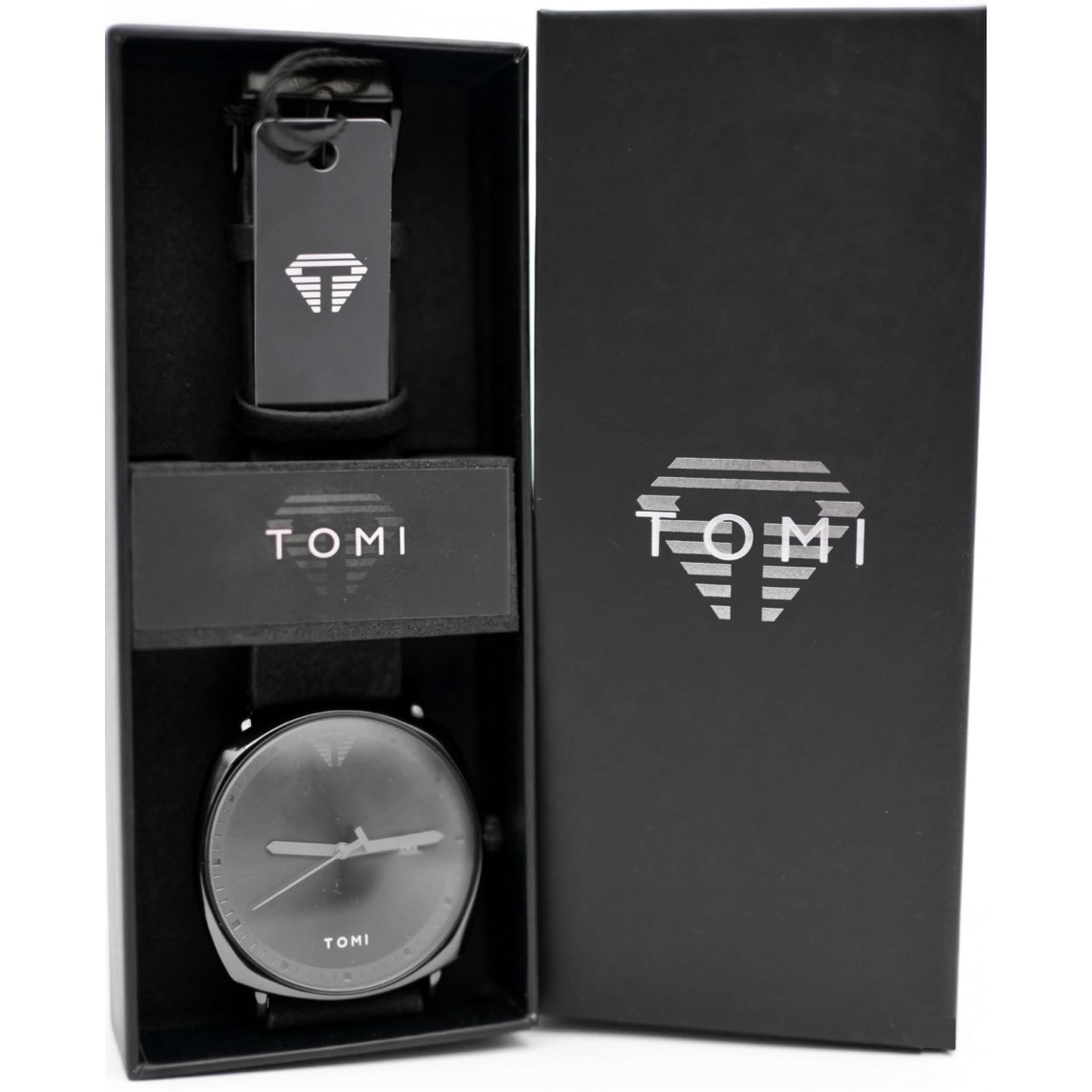 Black watch and keychain set with Tomi branding